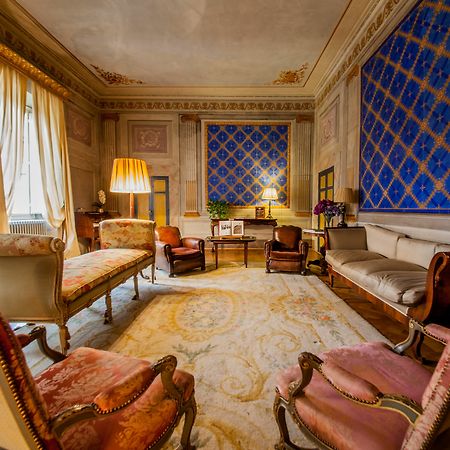 루카 Palazzo Rocchi - Residenza D'Epoca B&B 외부 사진