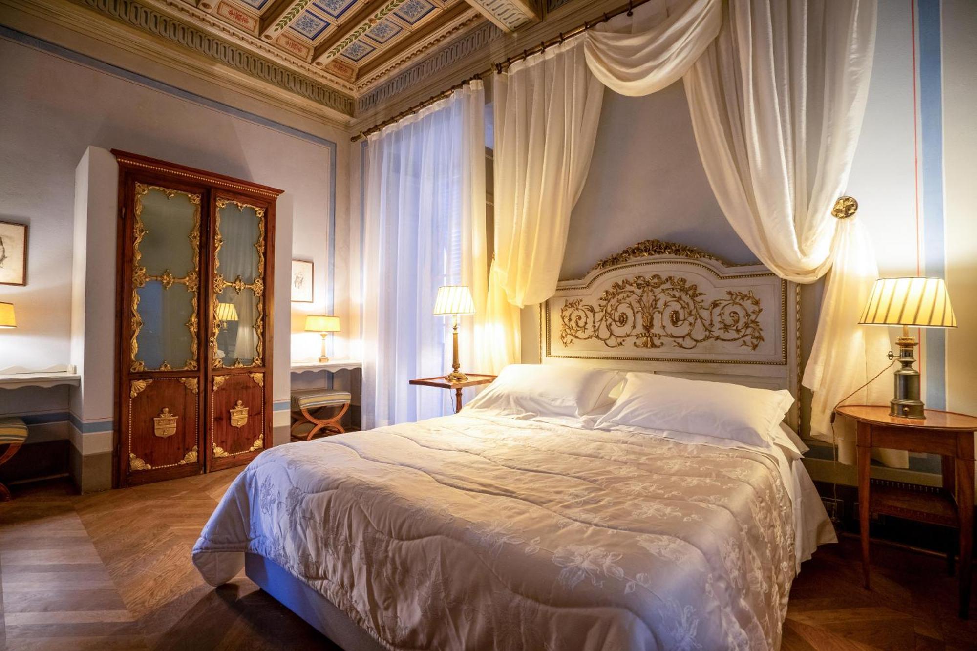 루카 Palazzo Rocchi - Residenza D'Epoca B&B 외부 사진