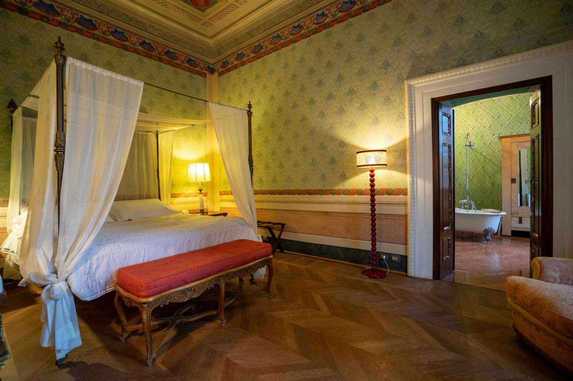 루카 Palazzo Rocchi - Residenza D'Epoca B&B 외부 사진
