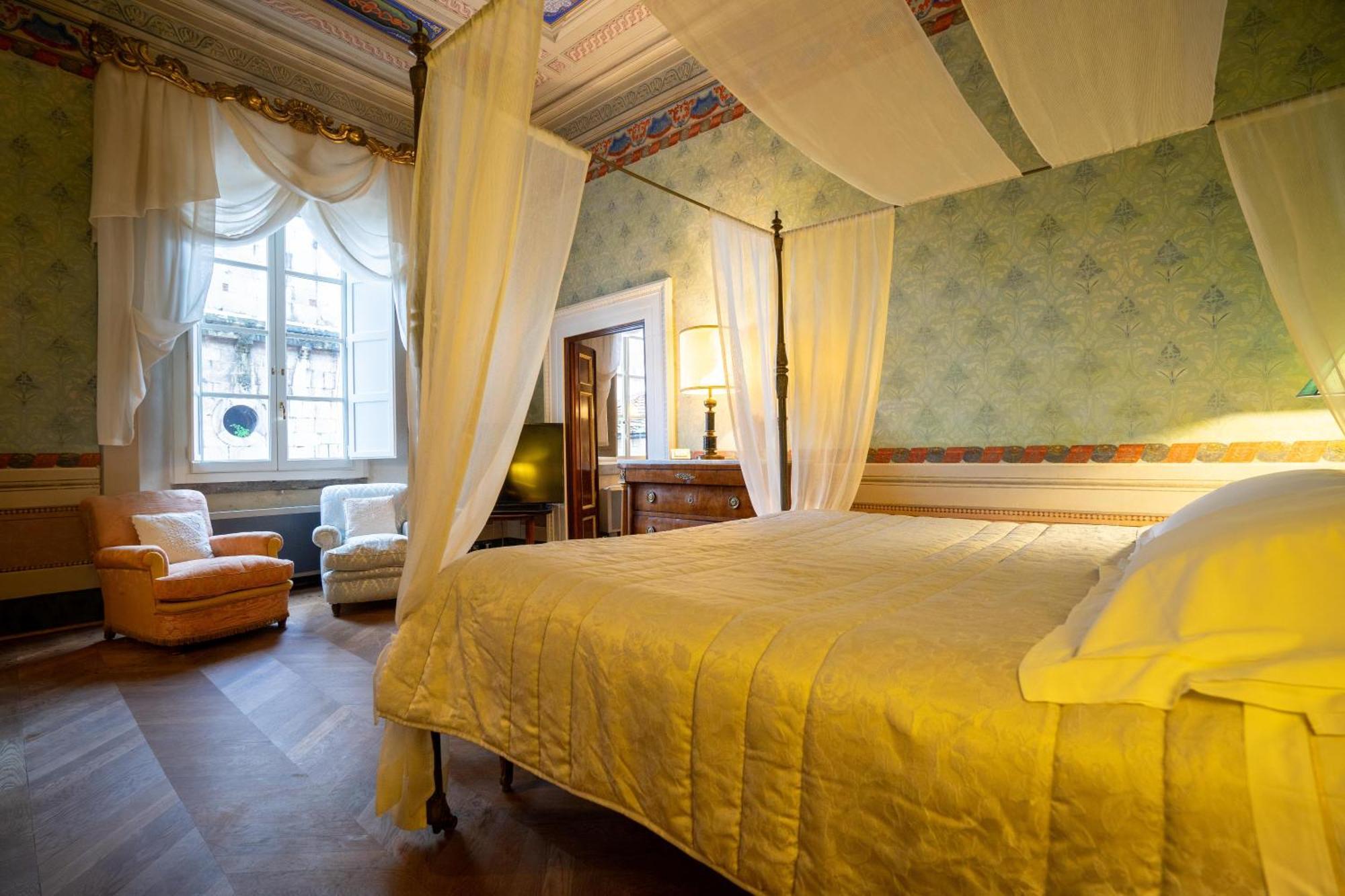 루카 Palazzo Rocchi - Residenza D'Epoca B&B 외부 사진